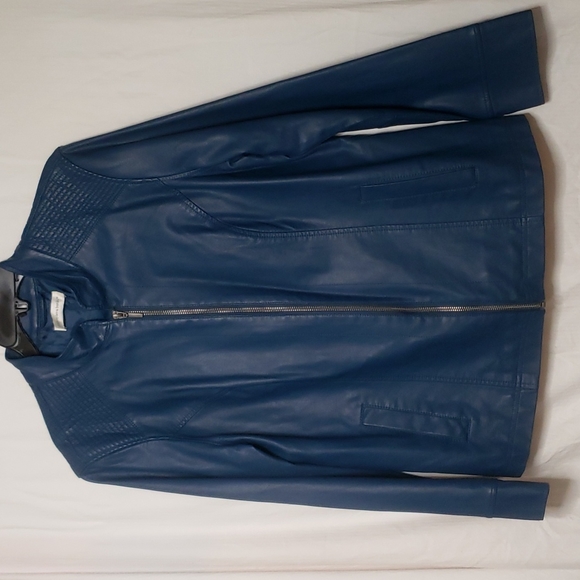 2 shirts & a jacket - Picture 3 of 5